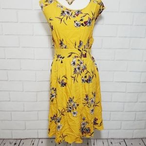 Nwt Torrid size 2 Yellow Summer Dress